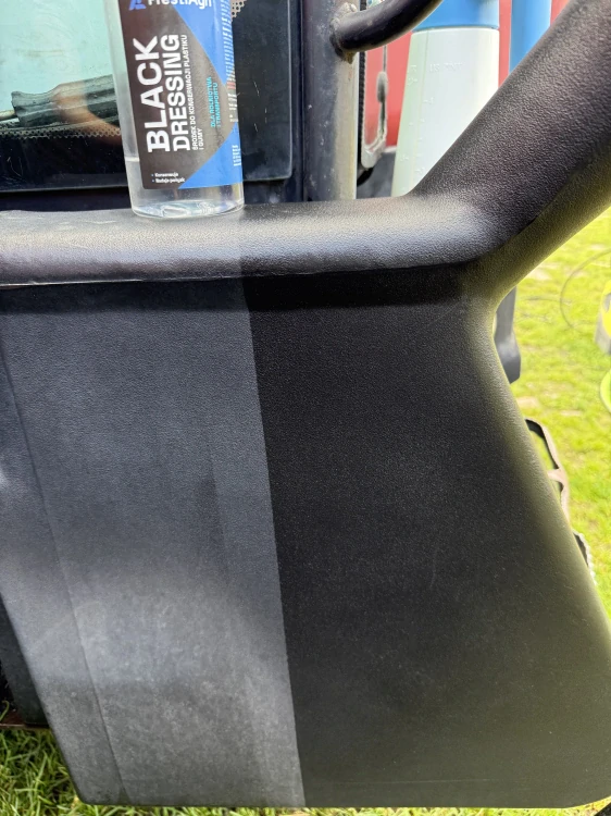 PrestiAgri Black Dressing - Konzervačný prípravok na plasty a gumu | 500 ml